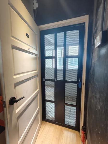 Pangsapuri untuk Dijual di Vista Wira 1 & 2 - Debbie Yee - Entrance - PropertyGuru.com.my