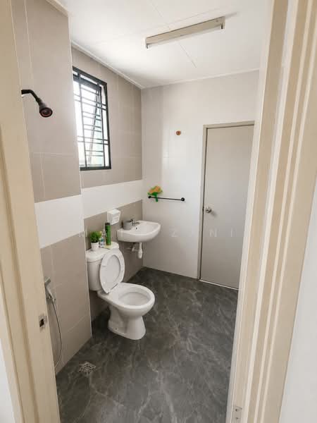 2-storey Terraced House for Sale in Bandar Tiram (Ulu Tiram) - UMAIR ZANIL - Bathroom - PropertyGuru.com.my