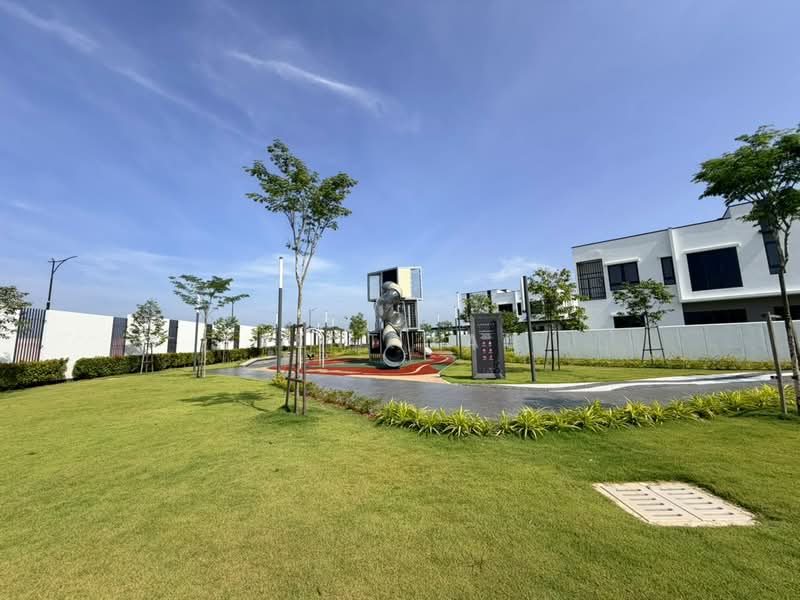 Rumah Berkembar untuk Dijual di Petaling Jaya (Selangor) - Kent Lau - Exterior - PropertyGuru.com.my