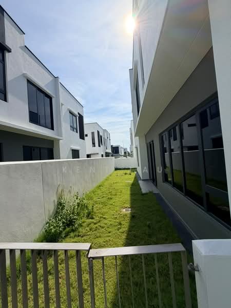 Rumah Berkembar untuk Dijual di Petaling Jaya (Selangor) - Kent Lau - Exterior - PropertyGuru.com.my