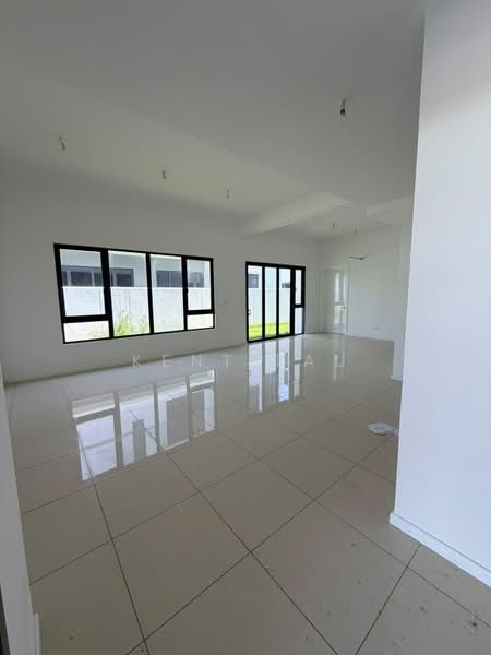 Rumah Berkembar untuk Dijual di Petaling Jaya (Selangor) - Kent Lau - Living Room - PropertyGuru.com.my