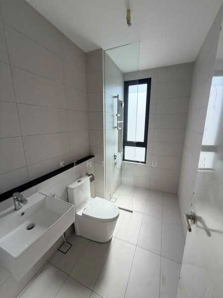 Rumah Berkembar untuk Dijual di Petaling Jaya (Selangor) - Kent Lau - Bathroom - PropertyGuru.com.my