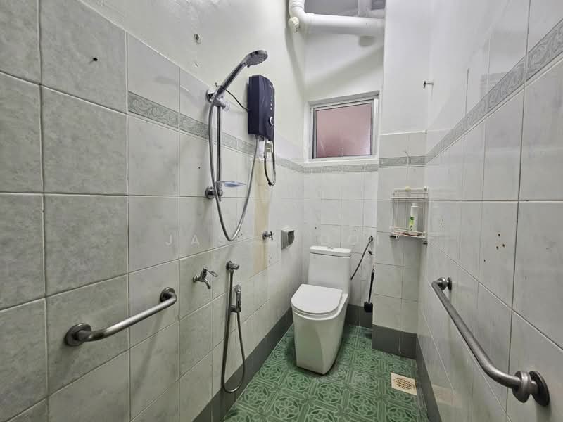 Rumah Teres 2 Tingkat untuk Dijual di Usj 24 (Subang Jaya) - Jason Ooi - Bathroom - PropertyGuru.com.my