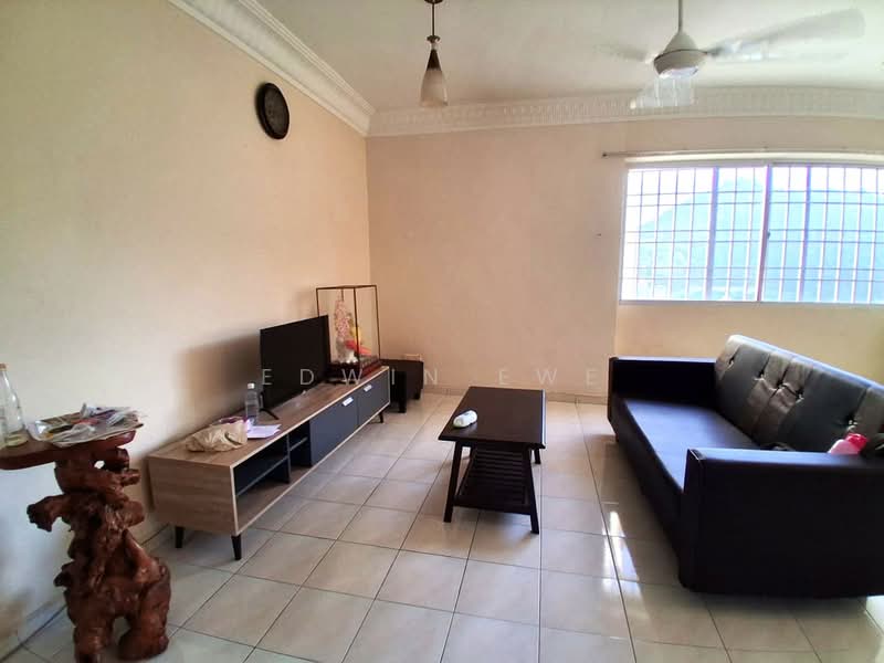 Pangsapuri untuk Disewa di Taman Pekaka Block 31 - Edwin Ewe - Living Room - PropertyGuru.com.my