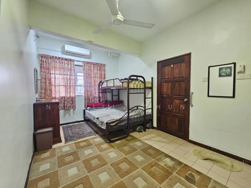 Rumah Teres 2 Tingkat untuk Dijual di Usj 24 (Subang Jaya) - Nobeille Chung - Bedroom - PropertyGuru.com.my