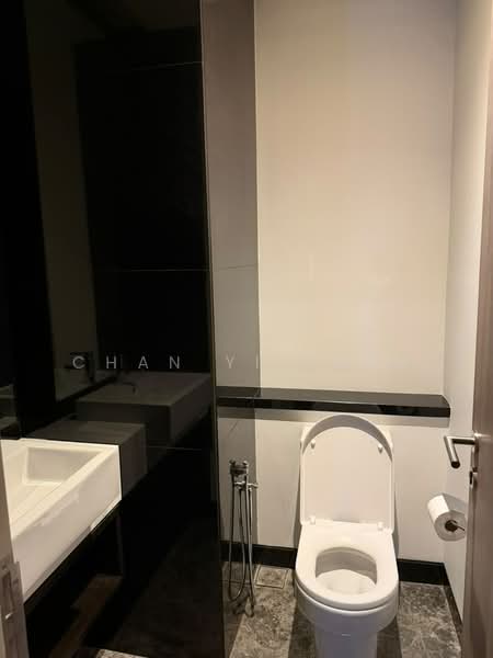Servis Apartment untuk Disewa di Straits Residences - Chan Yi Shen - Bathroom - PropertyGuru.com.my