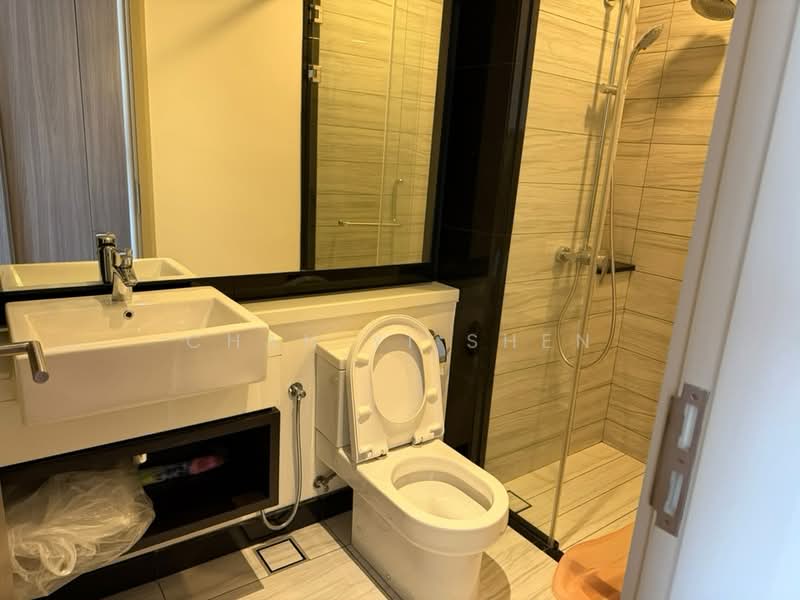 Servis Apartment untuk Disewa di Straits Residences - Chan Yi Shen - Bathroom - PropertyGuru.com.my