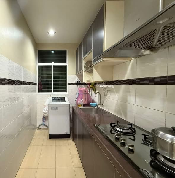 Condominium for Sale at I-Regency Condominium (Ideal Regency) - Xinnee . - Kitchen - PropertyGuru.com.my