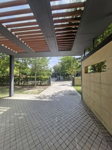 Cluster House for Sale in Forest City (Gelang Patah) - Jane Loh - Car porch - PropertyGuru.com.my