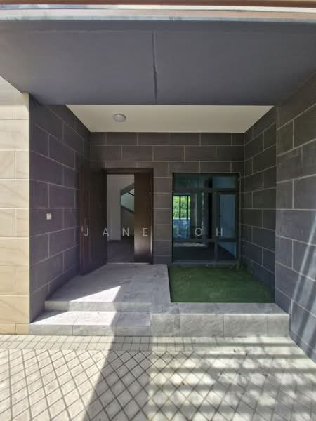 Cluster House for Sale in Forest City (Gelang Patah) - Jane Loh - Entrance - PropertyGuru.com.my