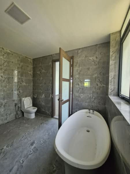 Cluster House for Sale in Forest City (Gelang Patah) - Jane Loh - Bathroom - PropertyGuru.com.my