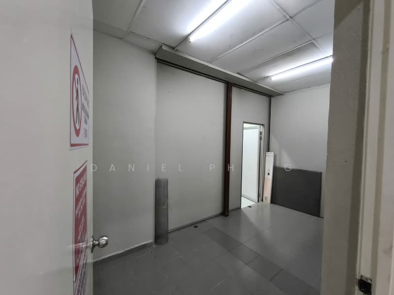 Shop / Office for Rent in Taman Mutiara (Jelutong) - Daniel Phang - Interior - PropertyGuru.com.my