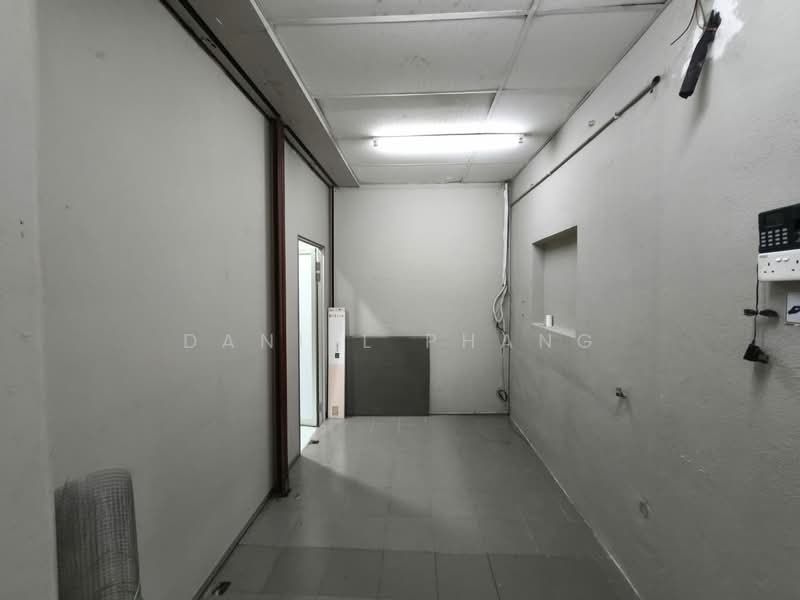 Shop / Office for Rent in Taman Mutiara (Jelutong) - Daniel Phang - Interior - PropertyGuru.com.my