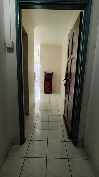 Apartment for Sale at Kinrara Ria - Joey Wong - Entrance - PropertyGuru.com.my