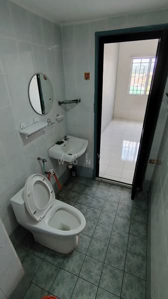 Apartment for Sale at Kinrara Ria - Joey Wong - Bathroom - PropertyGuru.com.my