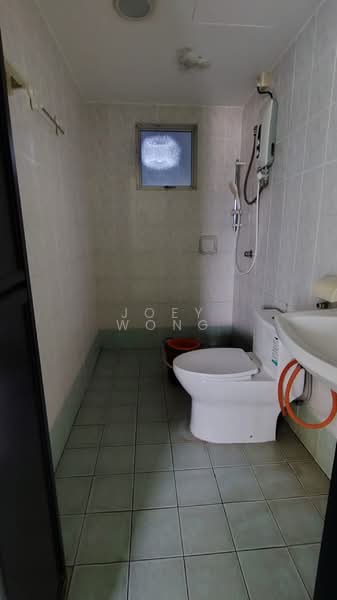 Apartment for Sale at Kinrara Ria - Joey Wong - Bathroom - PropertyGuru.com.my