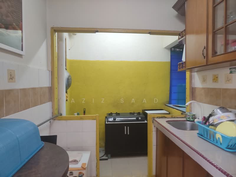 Pangsapuri untuk Dijual di Anggerik Apartment - Aziz Saad - Kitchen - PropertyGuru.com.my