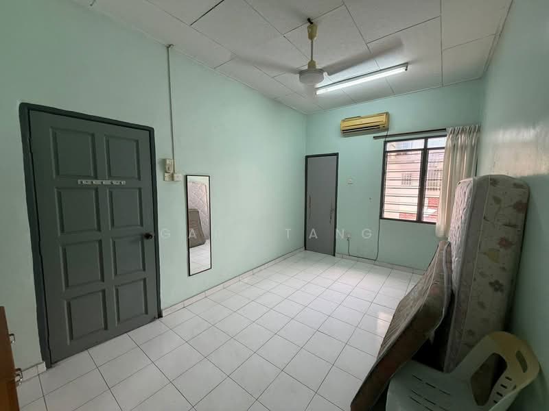Rumah Teres 2 Tingkat untuk Dijual di Taman Pinji Mewah (Ipoh) - Gary Tang - Bedroom - PropertyGuru.com.my