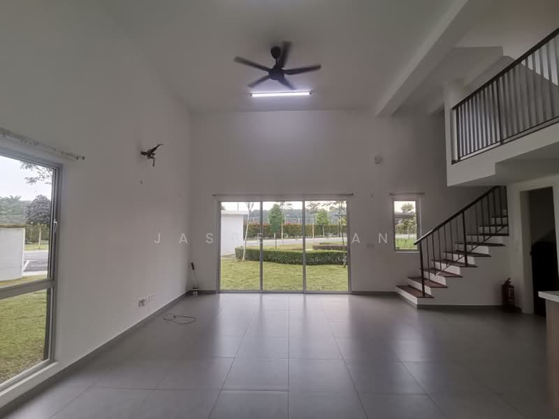 Rumah Teres 2 Tingkat untuk Disewa di Semenyih (Selangor) - Jasper Tan - Living Room - PropertyGuru.com.my