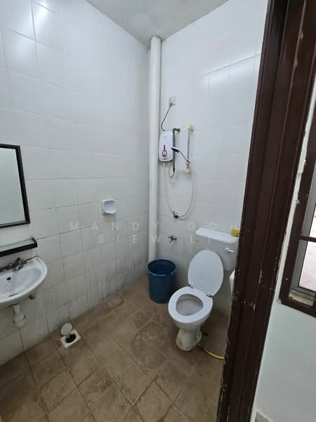 1-storey Terraced House for Rent in Tebrau (Johor) - Mandy Goh Siew Li - Bathroom - PropertyGuru.com.my