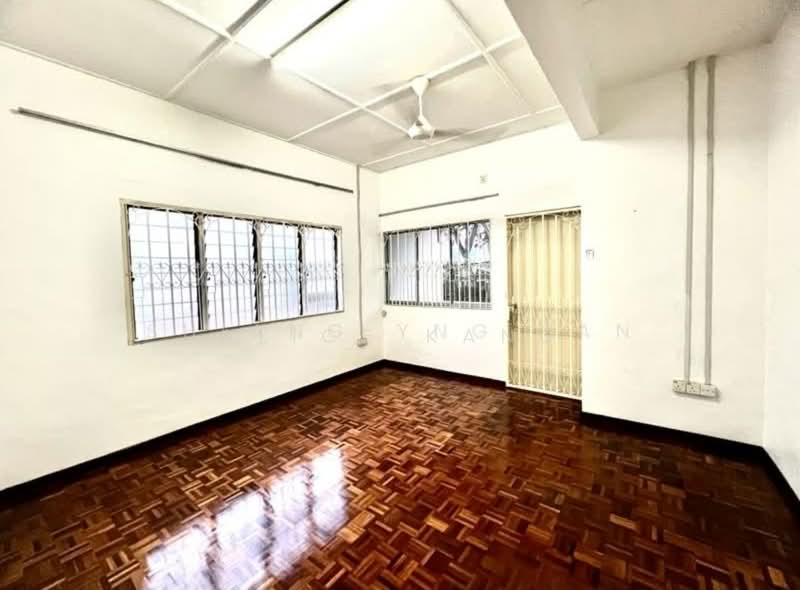 Rumah Berkembar untuk Dijual di Taman Nong Chik (Johor Bahru) - Alice Kang - Living Room - PropertyGuru.com.my