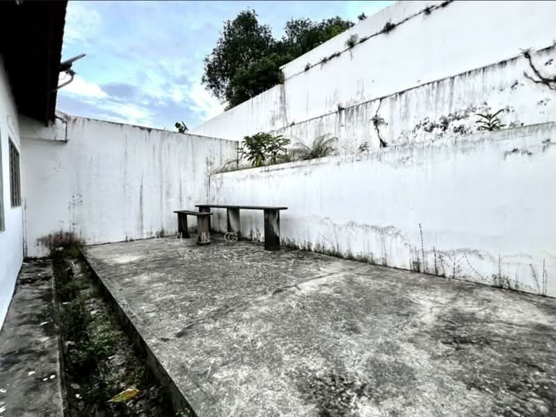 Rumah Berkembar untuk Dijual di Taman Nong Chik (Johor Bahru) - Alice Kang - Exterior - PropertyGuru.com.my
