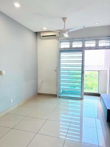Servis Apartment untuk Disewa di Meridin Bayvue @ Sierra Perdana - SJ CHAN - Balcony - PropertyGuru.com.my