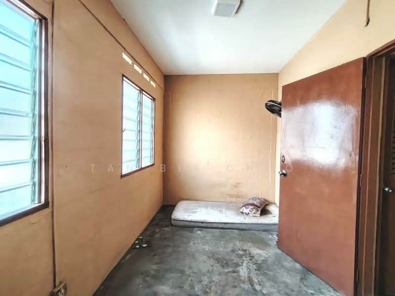 2-storey Terraced House for Sale in Bandar Kinrara Seksyen 1 (Bandar Kinrara) - Tan Bee Choo - Bedroom - PropertyGuru.com.my