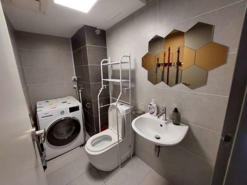 Servis Apartment untuk Disewa di Centrestage Designer Suite - Archie Chin - Bathroom - PropertyGuru.com.my