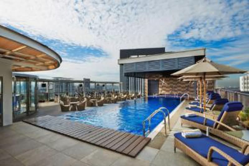 Servis Apartment untuk Disewa di Centrestage Designer Suite - Archie Chin - Pool - PropertyGuru.com.my