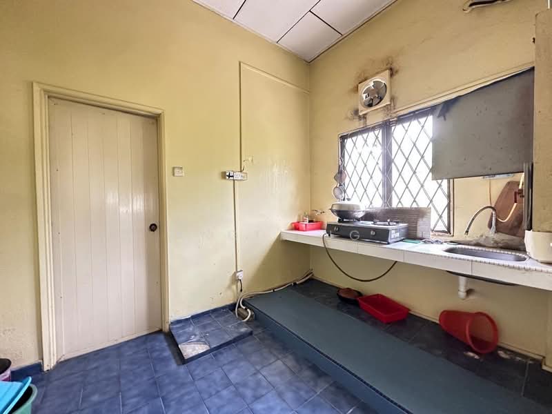 Rumah Banglo untuk Dijual di Taman Taynton View (Cheras) - Angel Ng - Kitchen - PropertyGuru.com.my