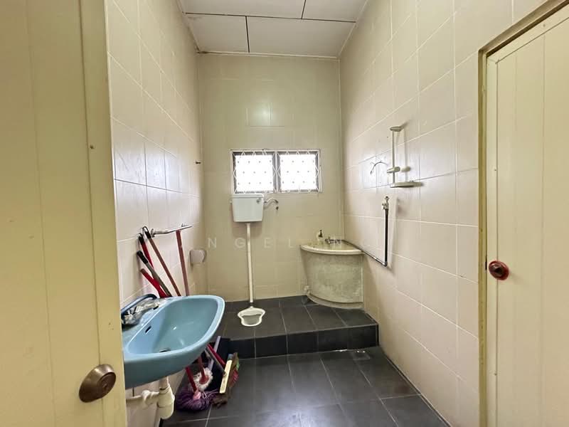 Rumah Banglo untuk Dijual di Taman Taynton View (Cheras) - Angel Ng - Bathroom - PropertyGuru.com.my