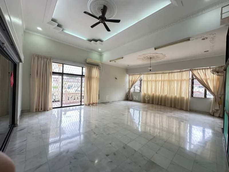 Rumah Banglo untuk Dijual di Taman Taynton View (Cheras) - Angel Ng - Living Room - PropertyGuru.com.my
