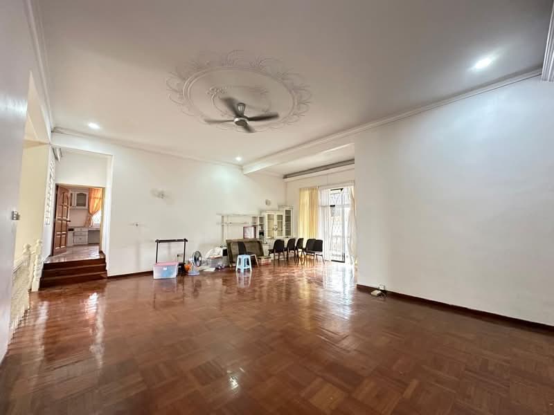 Rumah Banglo untuk Dijual di Taman Taynton View (Cheras) - Angel Ng - Living Room - PropertyGuru.com.my