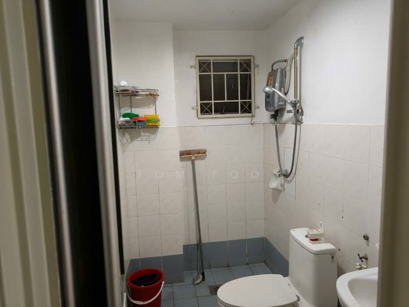 Apartment for Rent at Pangsapuri Jati 2 - Tom Foo - Bathroom - PropertyGuru.com.my