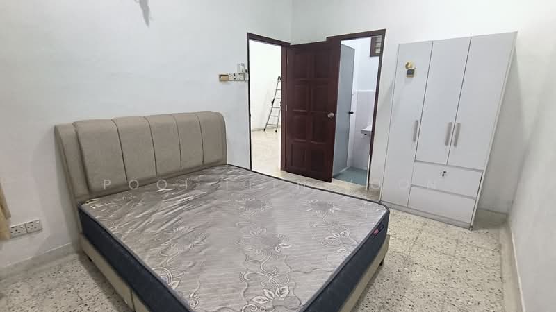 1-storey Terraced House for Rent in Taman Pelangi (Johor Bahru) - Pooi Leen Voon - Bedroom - PropertyGuru.com.my