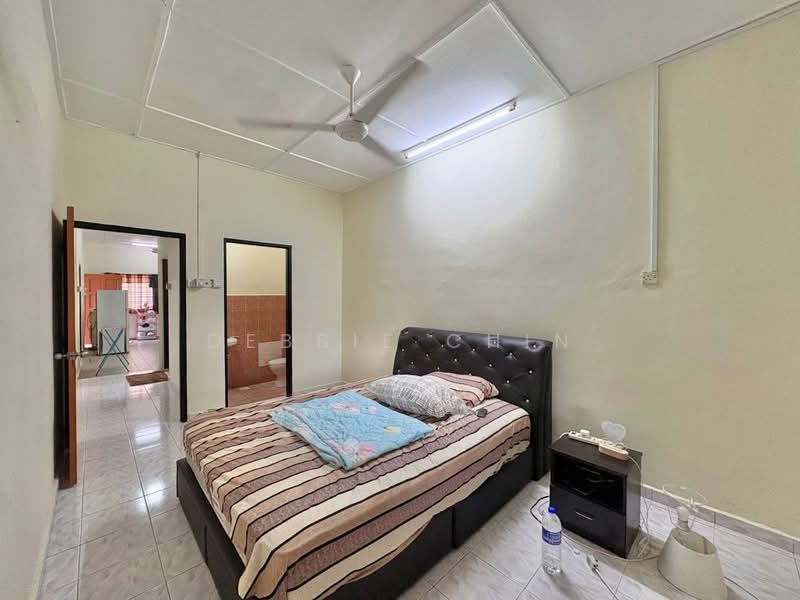 1-storey Terraced House for Sale in Kota Masai (Pasir Gudang) - Debbie Chin - Bedroom - PropertyGuru.com.my
