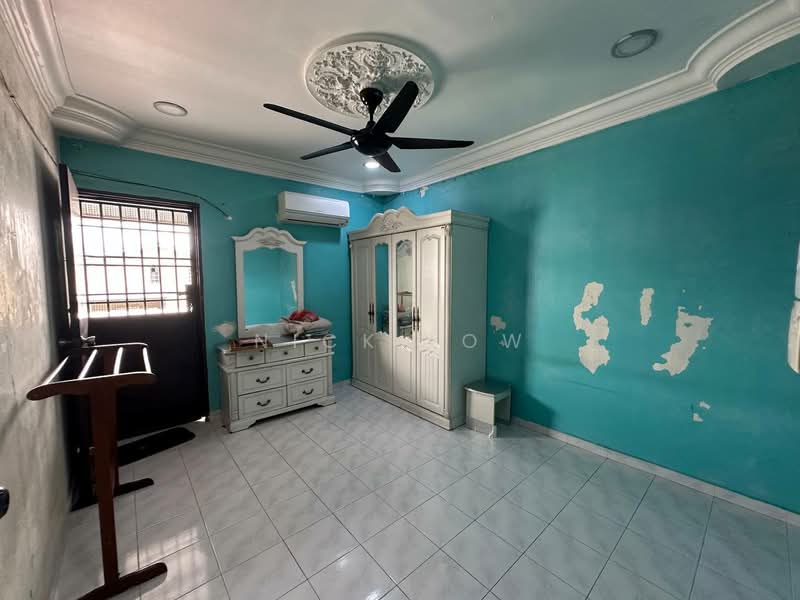 Rumah Teres untuk Disewa di Taman Damai Jaya (Skudai) - Nick Low - Bedroom - PropertyGuru.com.my