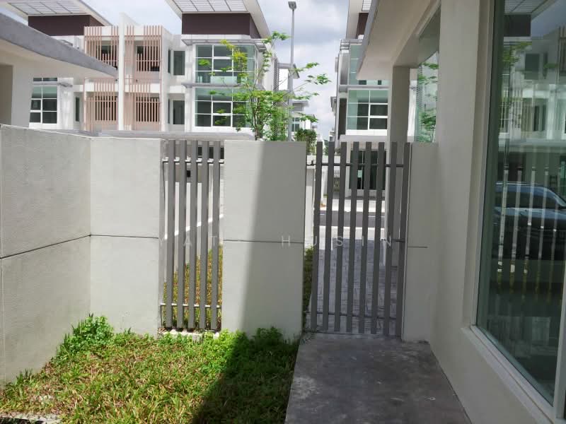 3-storey Terraced House for Sale in Cyberjaya (Selangor) - Yatt Husin - PropertyGuru.com.my