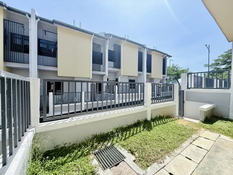 Rumah Teres 2 Tingkat untuk Dijual di Bandar Tun Hussein Onn (Cheras) - Angel Ng - Exterior - PropertyGuru.com.my