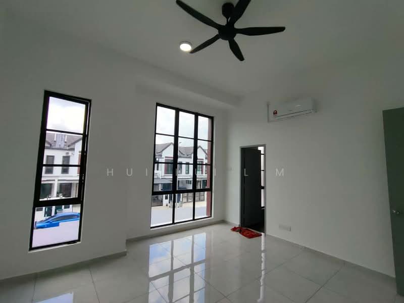 Rumah Teres untuk Disewa di Bandar Putra (Kulai) - Hui Hui Lim - Living Room - PropertyGuru.com.my