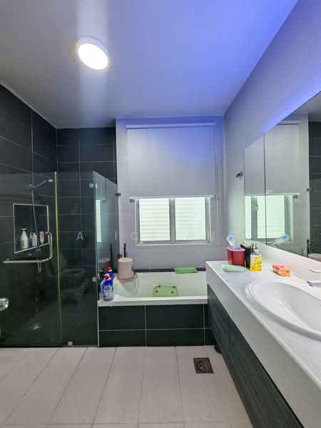Semi-Detached House for Sale in Johor Bahru (Johor) - Alice Ang - Bathroom - PropertyGuru.com.my