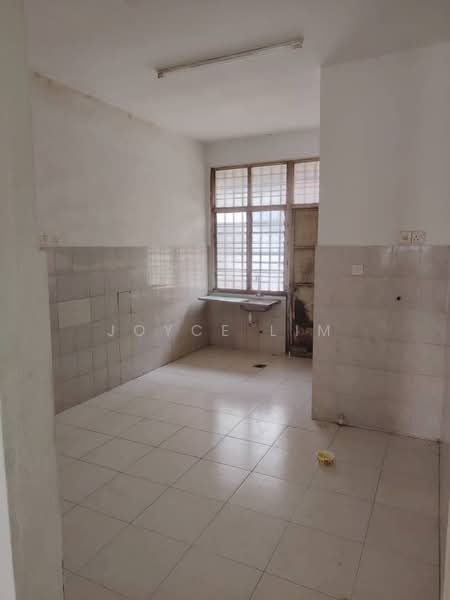 2-storey Terraced House for Rent in Batu Maung (Penang) - JOYCE LIM - Kitchen - PropertyGuru.com.my