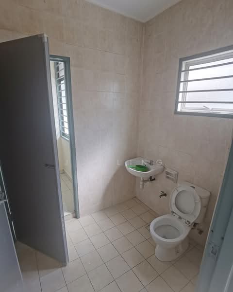 Rumah Teres untuk Dijual di Bandar Puteri Klang (Klang) - Jim Ling - Bathroom - PropertyGuru.com.my