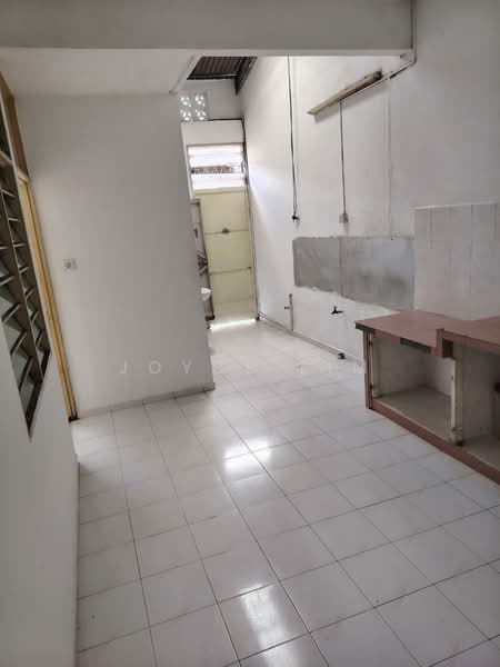 Terraced House for Rent in Batu Maung (Penang) - JOYCE LIM - Kitchen - PropertyGuru.com.my