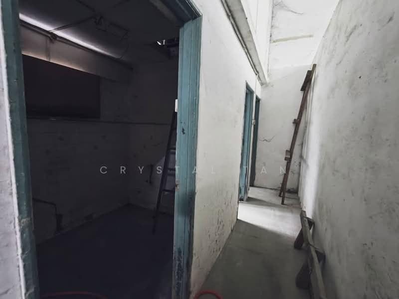 Factory for Rent in Taman Tan Sri Yaacob (Johor Bahru) - Crystal Tan - Corridor - PropertyGuru.com.my