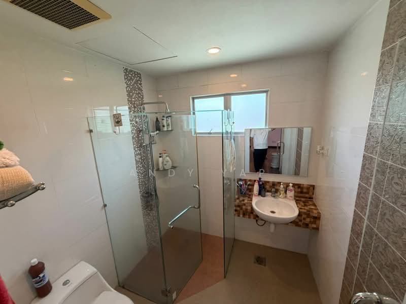 Bungalow for Sale in Kota Emerald (Rawang) - Andy Yap - Bathroom - PropertyGuru.com.my