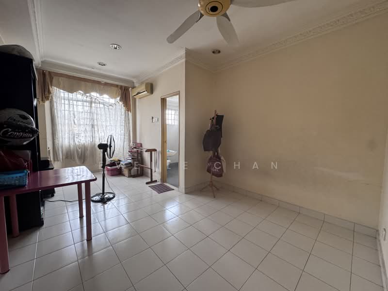 Rumah Teres 2 Tingkat untuk Dijual di Taman Desa Wangsa (Cheras) - Evelle Chan - Living Room - PropertyGuru.com.my
