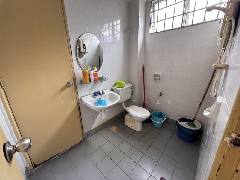 Rumah Teres 2 Tingkat untuk Dijual di Taman Desa Wangsa (Cheras) - Evelle Chan - Bathroom - PropertyGuru.com.my