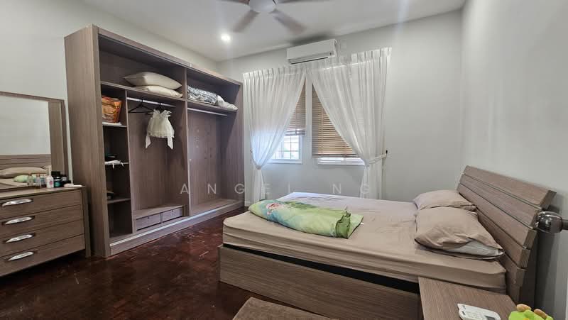 2-storey Terraced House for Sale in Seri Kembangan (Selangor) - Angel Ng - Bedroom - PropertyGuru.com.my